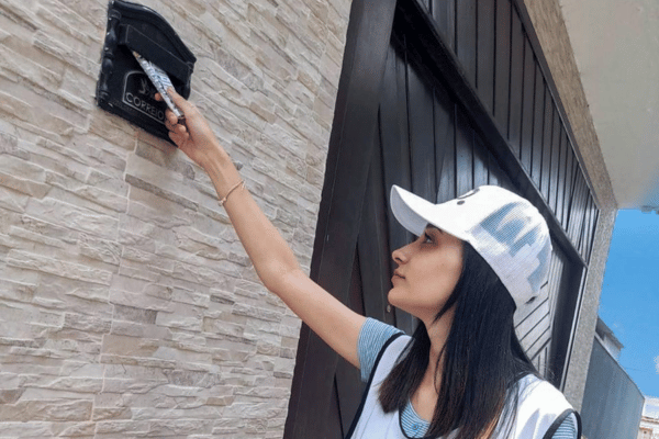 distribuição de panfletos